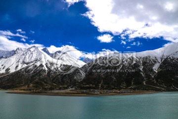 青藏雪山