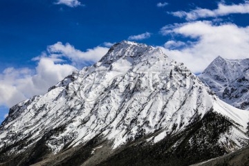 青藏雪山