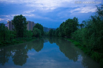 平静的水面