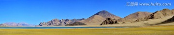 青藏高原开阔湖畔谷地群山宽幅