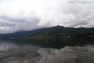 博卡拉费瓦湖