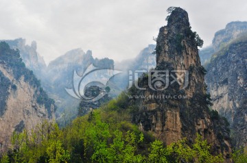 通天峡山峰