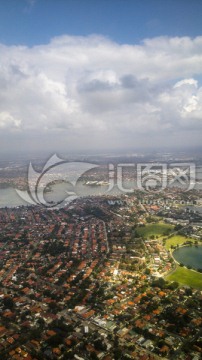 在悉尼上空俯视城市全景图