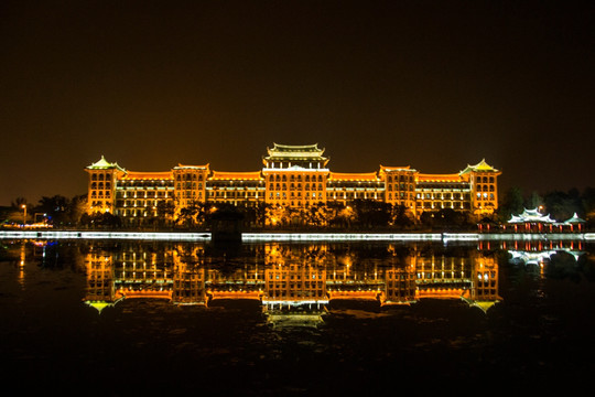 厦门集美龙舟池夜景