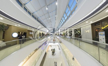 购物中心的内景超广角