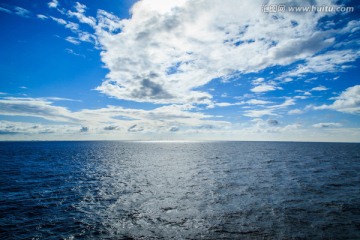 大海蓝天