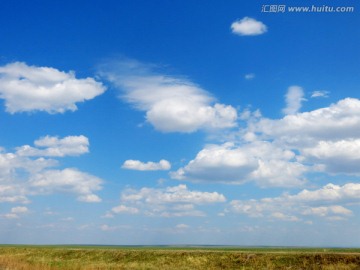 草原上的蓝天白云