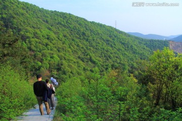 春天登山爬山