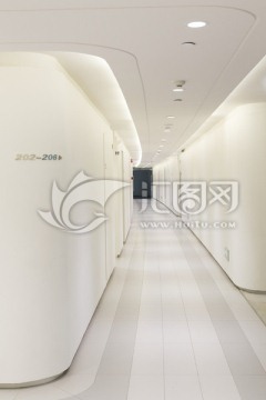 现代公司走廊