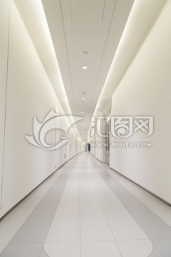 现代公司走廊