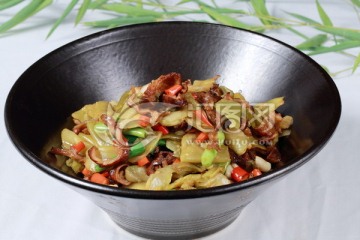 莴笋干炒腊大肠