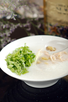 鲍鱼鸡丝粥
