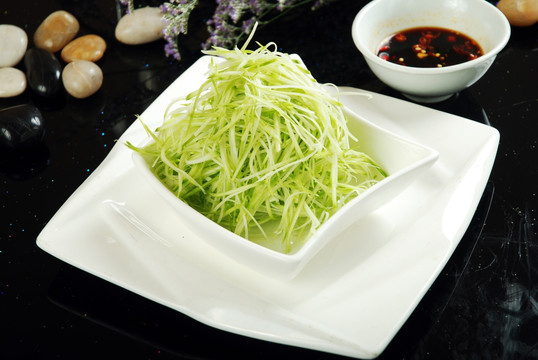 冰镇小瓜丝
