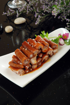吉庆猪尾