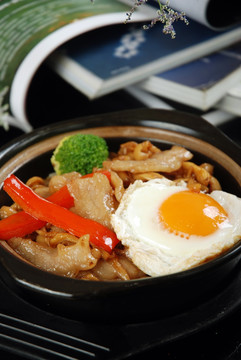 金牌爽肉煲饭