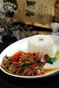 农家小炒肉拌饭