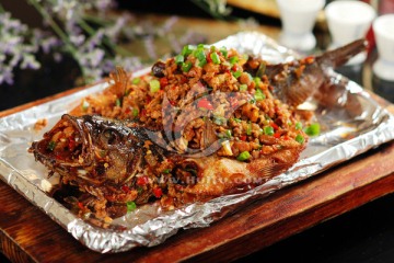 铁板口味鲈鱼