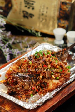 铁板口味鲈鱼