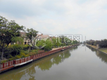 上海 别墅 河流 健身步行道