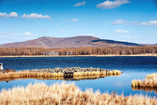 内蒙古阿尔山杜鹃湖