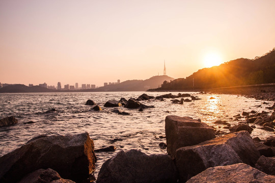 夕阳下的海滩