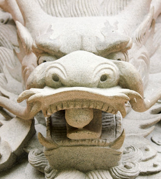 龙头雕塑建筑