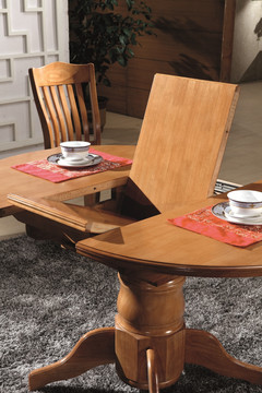 实木餐桌