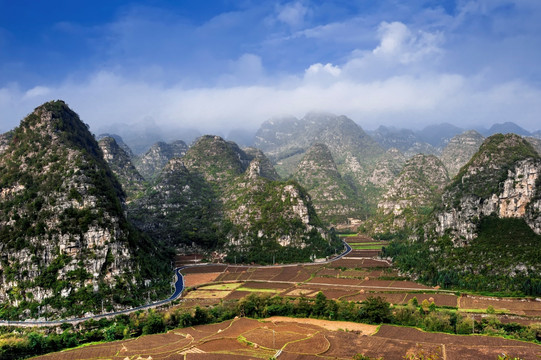 万峰林耕地