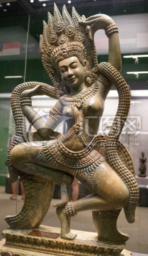 柬埔寨玉石雕女神像