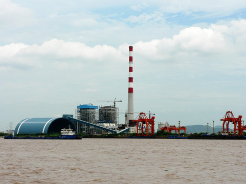 长江边发电厂