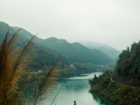 河流