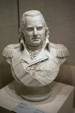 路易十八塑像