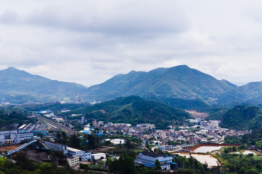 鸟瞰硫铁矿区