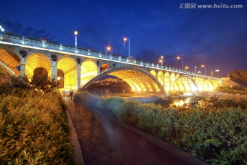 山东青州青云桥夜景