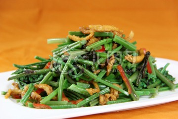 蕨菜炒肉丝