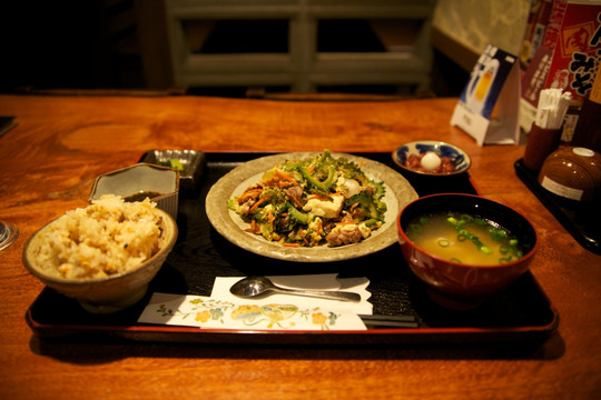 日本冲绳料理 炒苦瓜豆腐