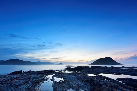 海上日出