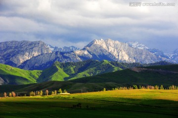 新疆伊犁白石峰