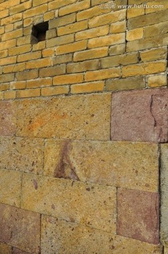 石基砖墙