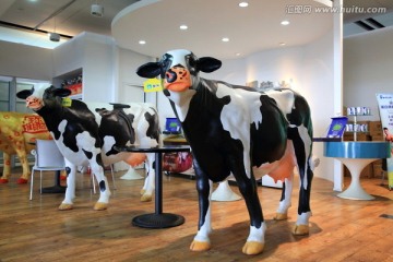 奶牛塑像