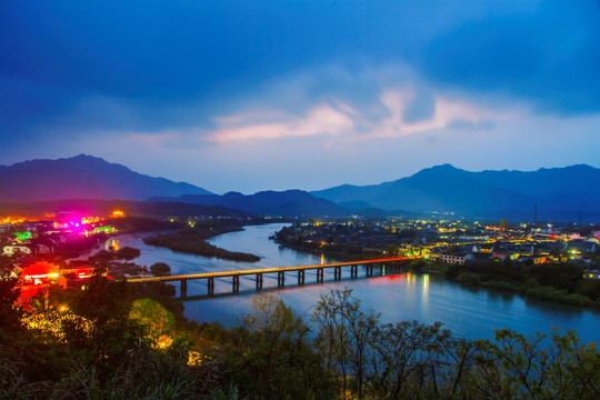 泾县桃花潭夜景