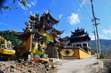 重建中的灵鹰寺