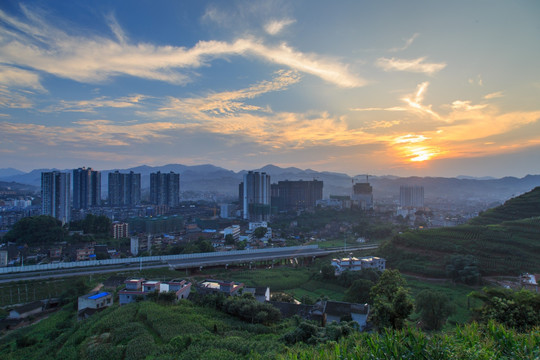 叙永新貌城市楼群夕阳晚霞