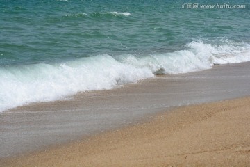 海浪与沙滩