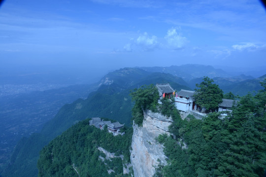 鸡峰山国家森林公园