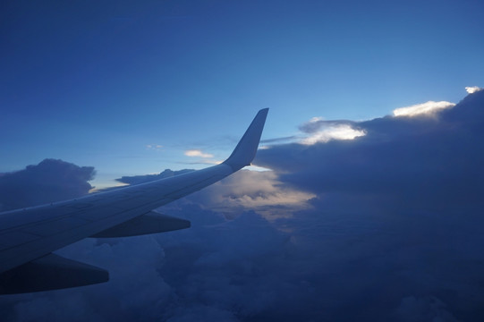 云海 蓝天 天空 白云 飞机