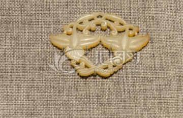 金代透雕双鹤衔草纹玉饰