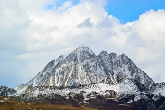 雅拉雪山