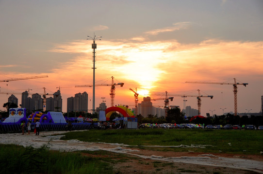 夕阳云彩城市建设景色