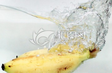 水中香蕉